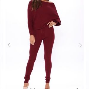New with tags burgundy two piece lounge set